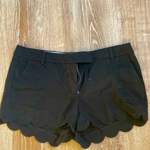 Scallop edge linen shorts